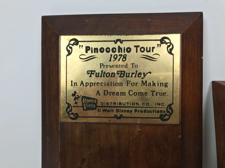Vintage Fulton Burley Plaque Awards With Figurines For Promoting Walt Disney Movies 'Pinocchio' 1978 And 'Peter Pan' And Other Characters [Photo 20]
