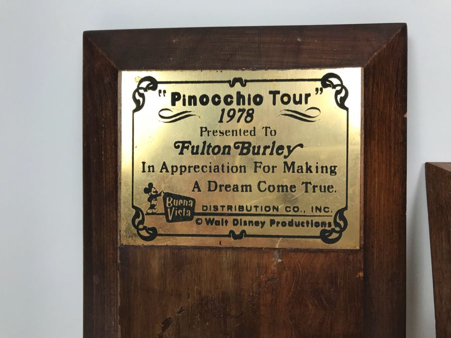 Vintage Fulton Burley Plaque Awards With Figurines For Promoting Walt Disney Movies 'Pinocchio' 1978 And 'Peter Pan' And Other Characters [Photo 19]