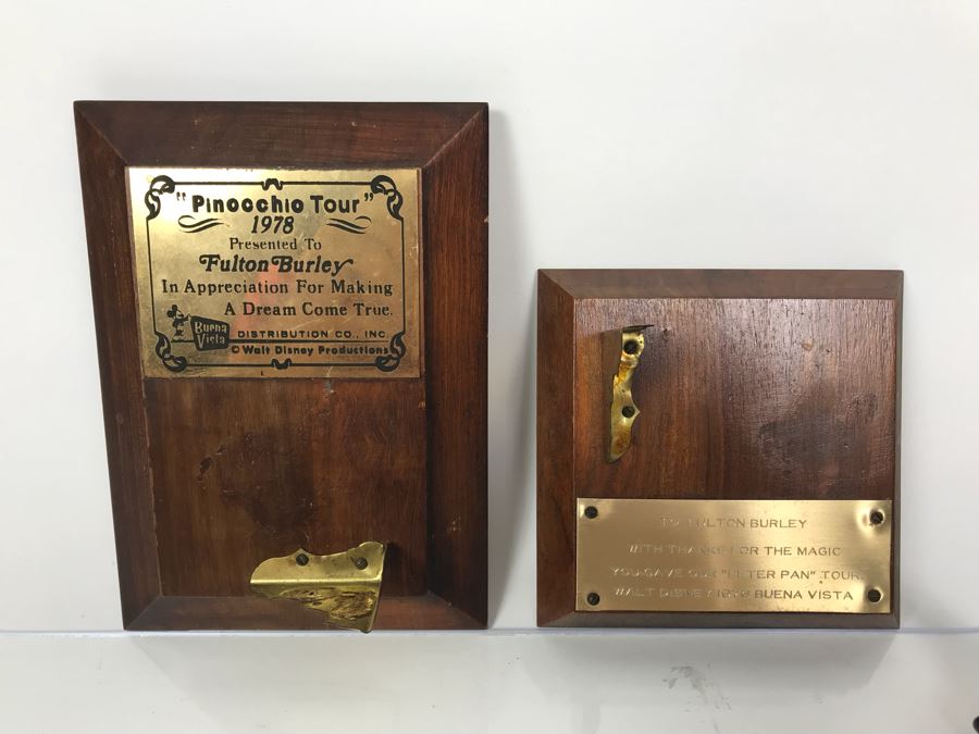 Vintage Fulton Burley Plaque Awards With Figurines For Promoting Walt Disney Movies 'Pinocchio' 1978 And 'Peter Pan' And Other Characters [Photo 17]
