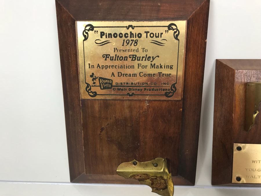 Vintage Fulton Burley Plaque Awards With Figurines For Promoting Walt Disney Movies 'Pinocchio' 1978 And 'Peter Pan' And Other Characters [Photo 18]