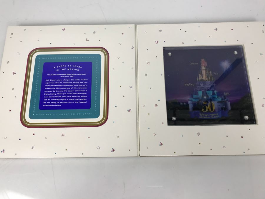 Rare Disneyland Book - Disneyland Happiest Celebration On Earth May 4-5, 2005 Celebrating Disneyland's 50th Anniversay With Holographic Pictures, Plaque And Invitation 10' X 10'  [Photo 2]