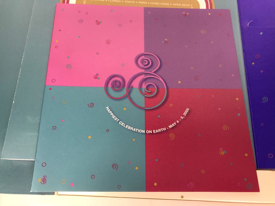 Rare Disneyland Book - Disneyland Happiest Celebration On Earth May 4-5, 2005 Celebrating Disneyland's 50th Anniversay With Holographic Pictures, Plaque And Invitation 10' X 10'  [Photo 18]