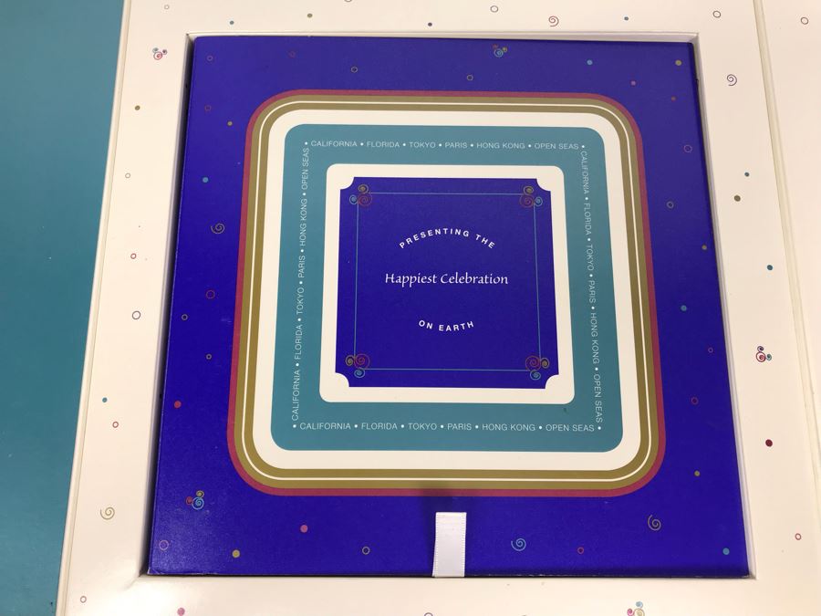 Rare Disneyland Book - Disneyland Happiest Celebration On Earth May 4-5, 2005 Celebrating Disneyland's 50th Anniversay With Holographic Pictures, Plaque And Invitation 10' X 10'  [Photo 10]