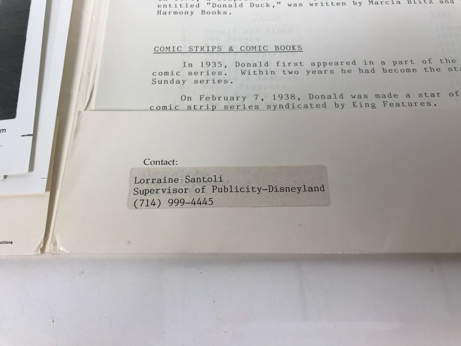 Walt Disney's Donald Duck Happy Birthday 1934-1984 50th Anniversary With (3) 8 X 10 Photos And Historical Overview Of Donald Duck [Photo 10]