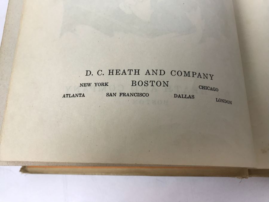 Pre-Disneyland 1939 Book School Days In Disneyville Told By Caroline D. Emerson Illustrated By The Walt Disney Studio [Photo 8]