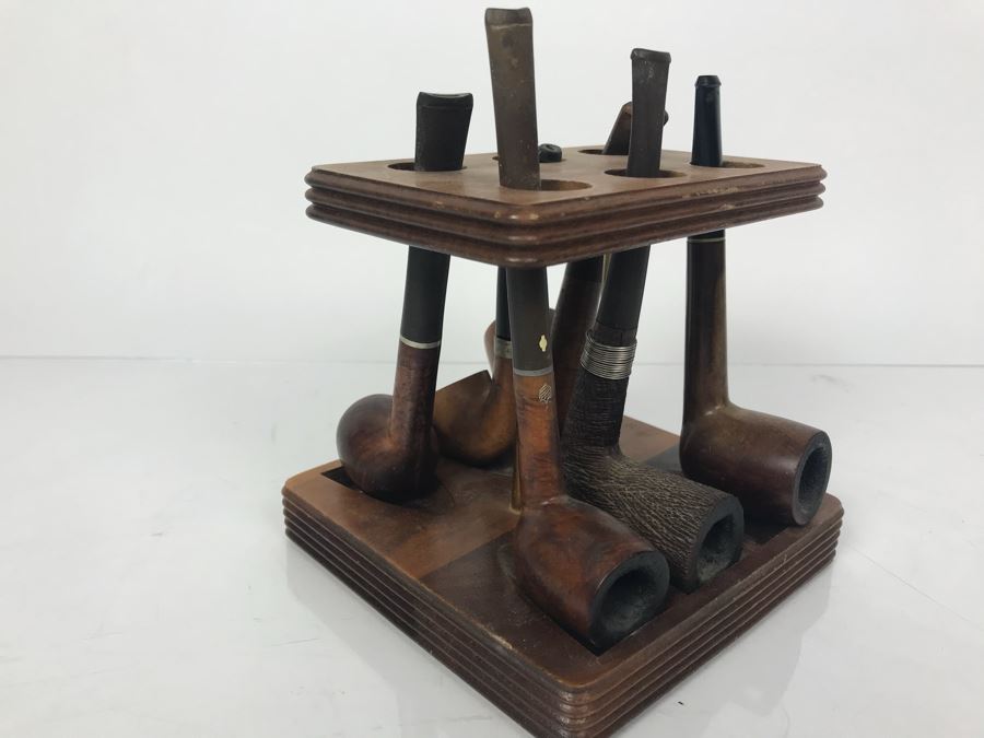 Vintage Wooden Pipe Stand With Collection Of (6) Wooden Pipes Of Various Makes (See Photos) [Photo 1]
