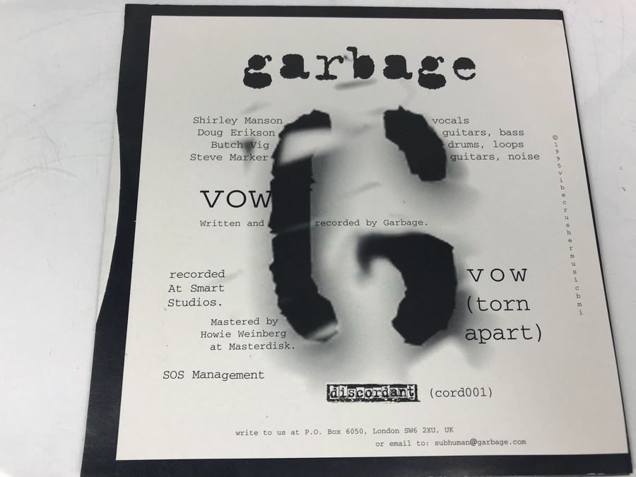 Garbage Band Vinyl Record Signed By Entire Band And Garbage Vinyl Box Set (7 Records Total) [Photo 8]