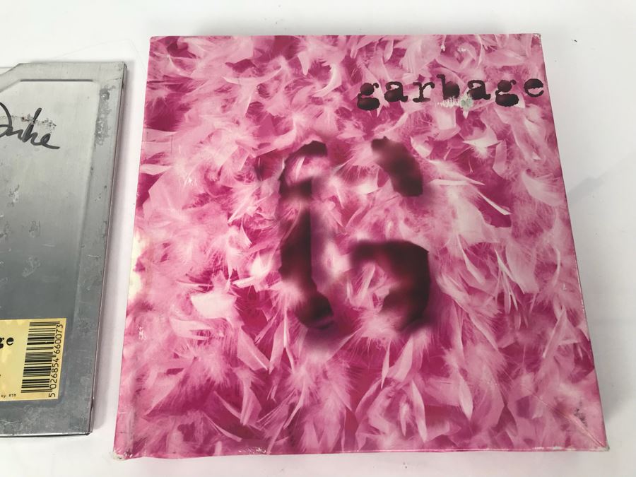 Garbage Band Vinyl Record Signed By Entire Band And Garbage Vinyl Box Set (7 Records Total) [Photo 10]