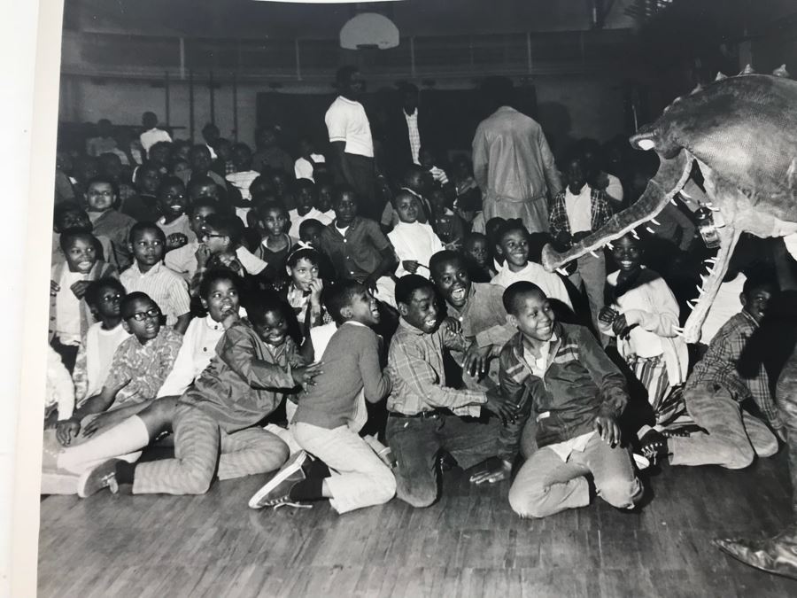 Great 8 X 10 Photo Showing Promotion Of Movie Peter Pan To Group Of Kids [Photo 3]