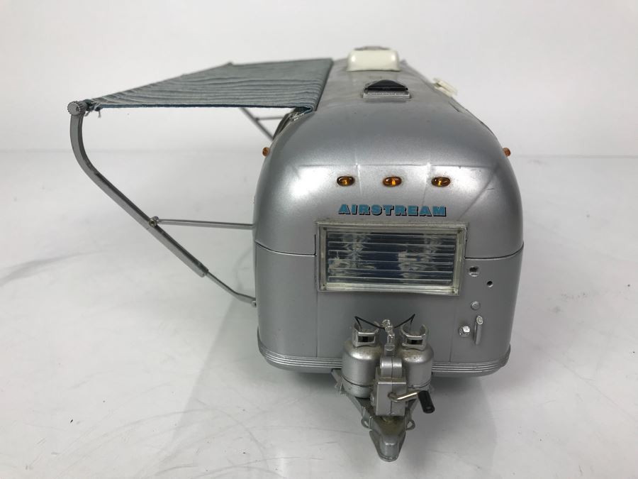 Franklin Mint Precision Model Of 1968 Airstream Trailer [Photo 6]