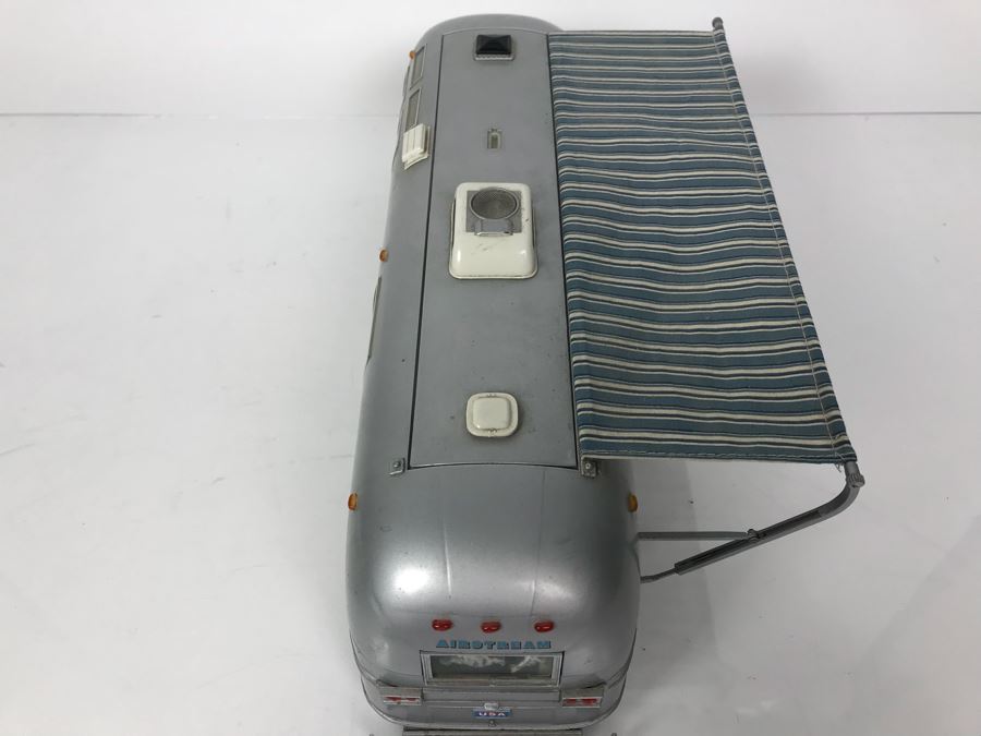 Franklin Mint Precision Model Of 1968 Airstream Trailer [Photo 12]