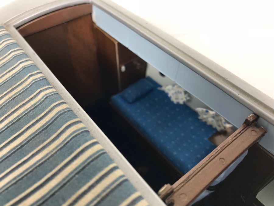 Franklin Mint Precision Model Of 1968 Airstream Trailer [Photo 20]