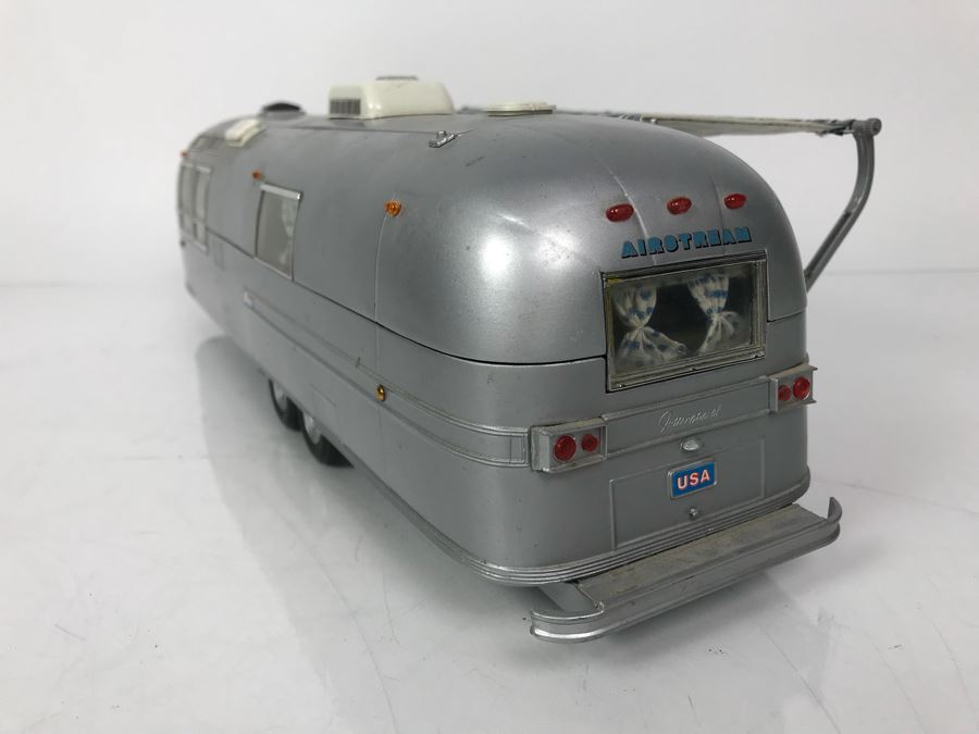 Franklin Mint Precision Model Of 1968 Airstream Trailer [Photo 10]