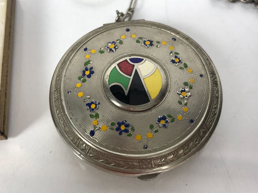 Collection Of Vintage Ladies Compacts [Photo 3]