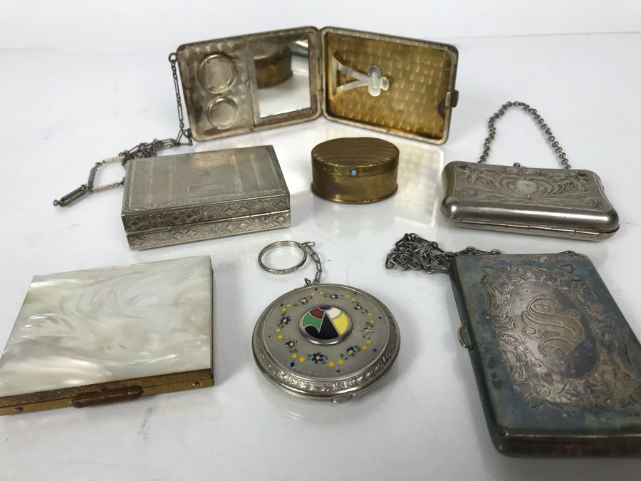 Collection Of Vintage Ladies Compacts [Photo 2]