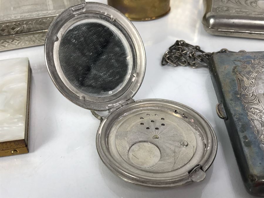 Collection Of Vintage Ladies Compacts [Photo 6]