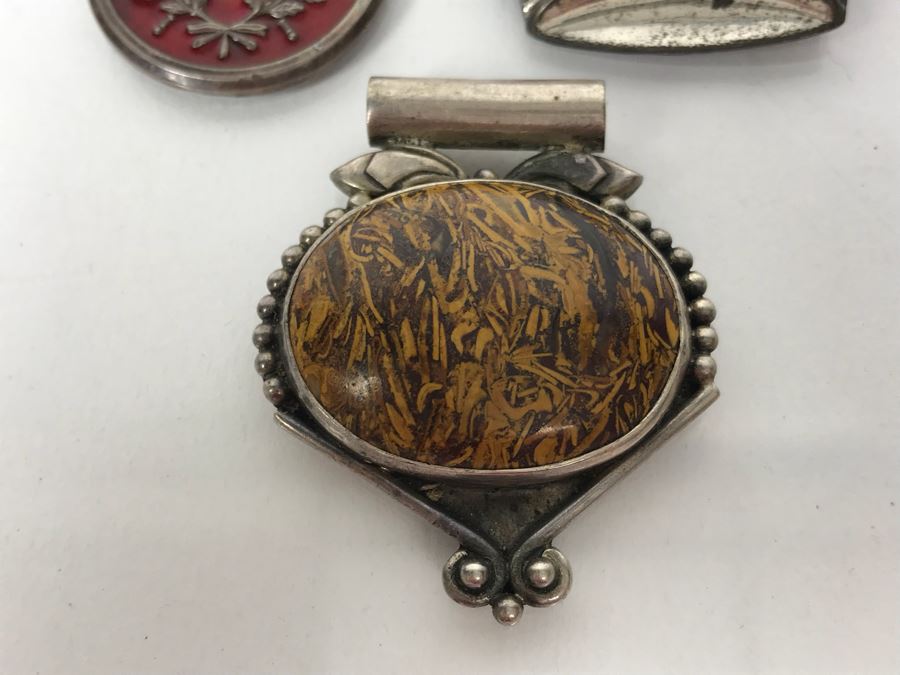 Pair Of Sterling Silver Pendants And Sterling Silver Crown Brooch Pin 33.5g [Photo 2]