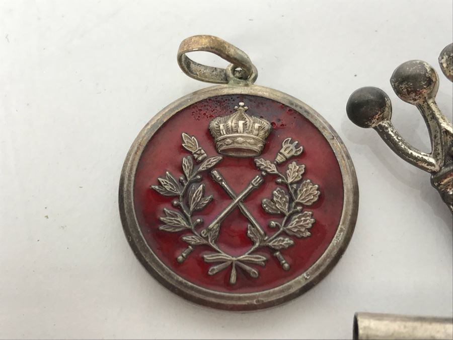 Pair Of Sterling Silver Pendants And Sterling Silver Crown Brooch Pin 33.5g [Photo 4]