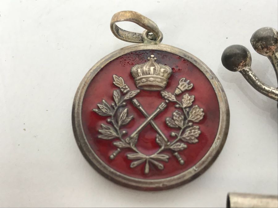 Pair Of Sterling Silver Pendants And Sterling Silver Crown Brooch Pin 33.5g [Photo 5]