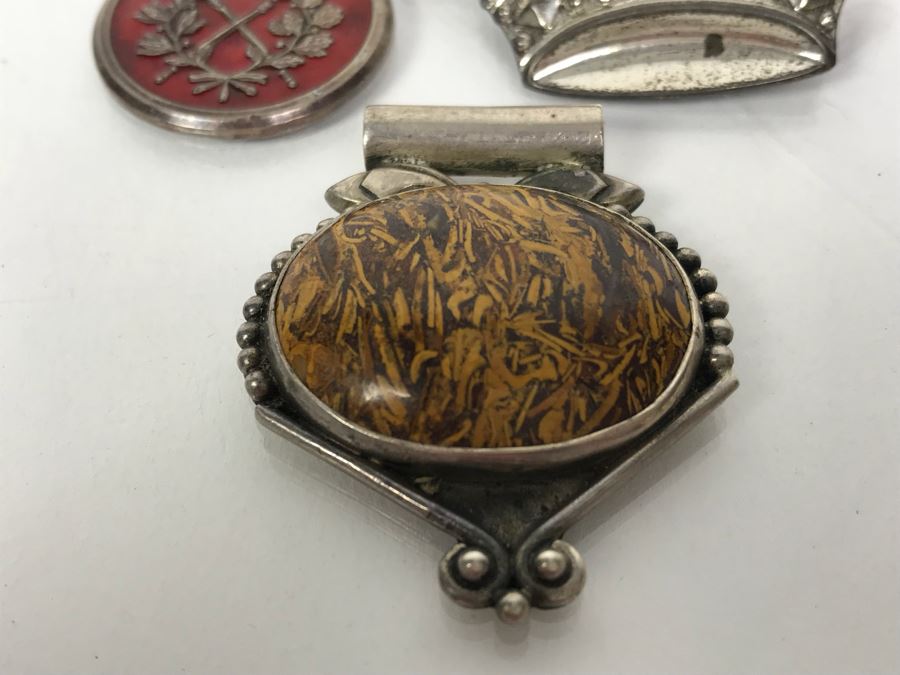 Pair Of Sterling Silver Pendants And Sterling Silver Crown Brooch Pin 33.5g [Photo 3]