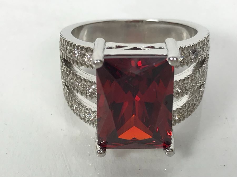 Pair Of Ladies Sterling Silver Rings 13.4g Red Size 8 1/4 - Yellow Size 8 3/4 [Photo 5]