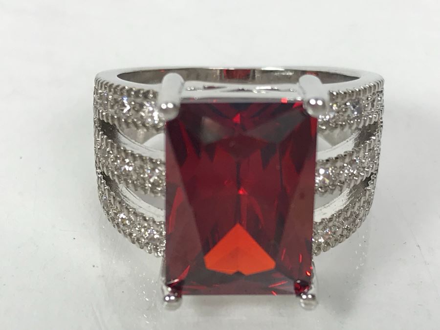 Pair Of Ladies Sterling Silver Rings 13.4g Red Size 8 1/4 - Yellow Size 8 3/4 [Photo 4]