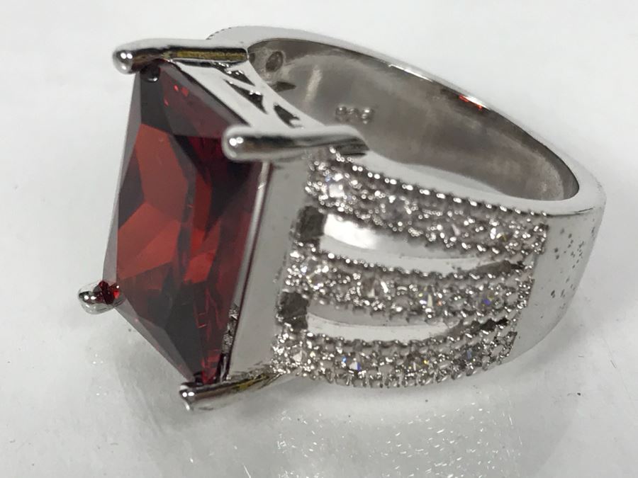 Pair Of Ladies Sterling Silver Rings 13.4g Red Size 8 1/4 - Yellow Size 8 3/4 [Photo 6]