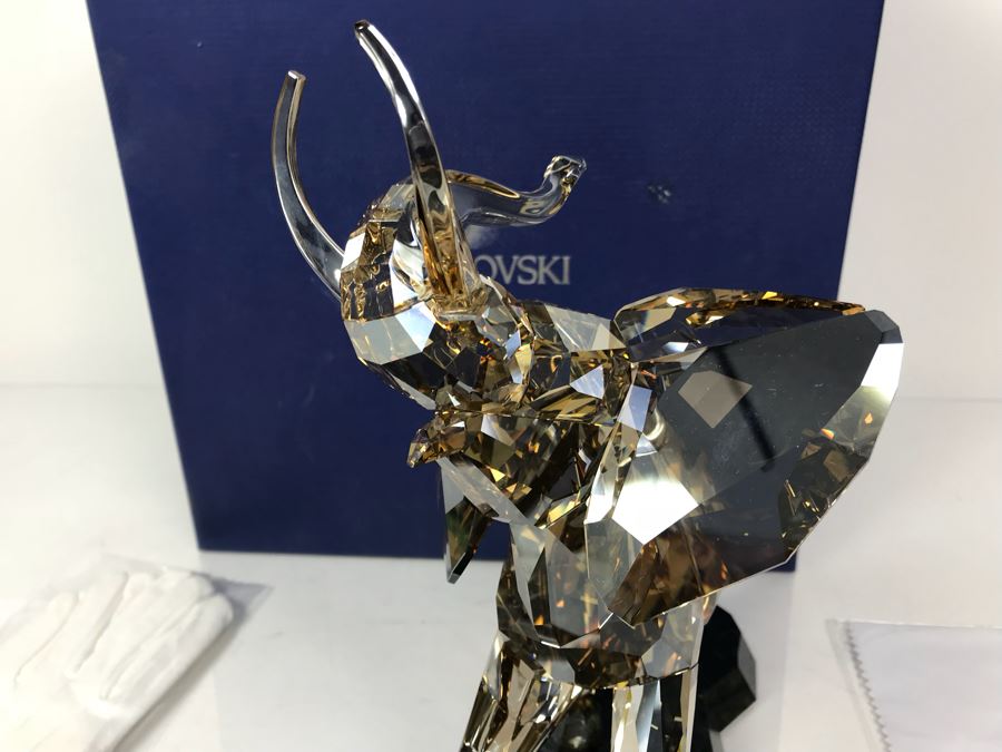 GRAND Swarovski Elephant Full-Colored On Cut Emerald Pearl Granite Base With Original Box And White Gloves Swarovski Crystal Soceity (SCS) Retails $1,690 [Photo 16]