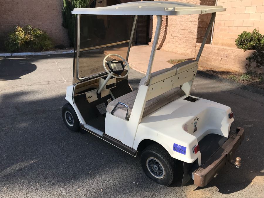 Working YAMAHA Electric Golf Cart (Client Recently Paid $750 To Service Cart 5 Months Ago) With Portable Battery Charger (Note That One Tire Is Flat And May Need Replacing) [Photo 4]