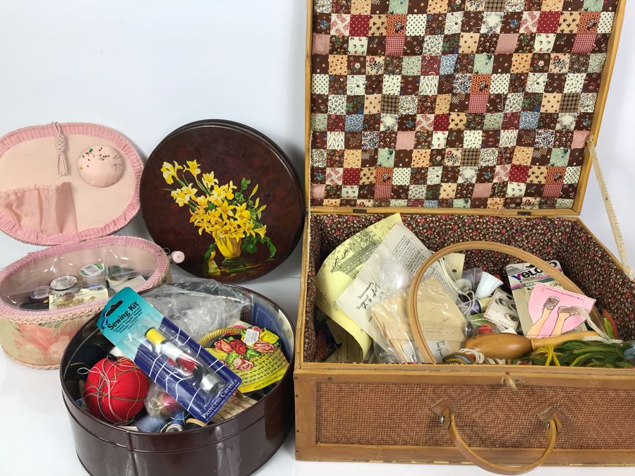 Vintage Sewing Supplies Lot [Photo 2]