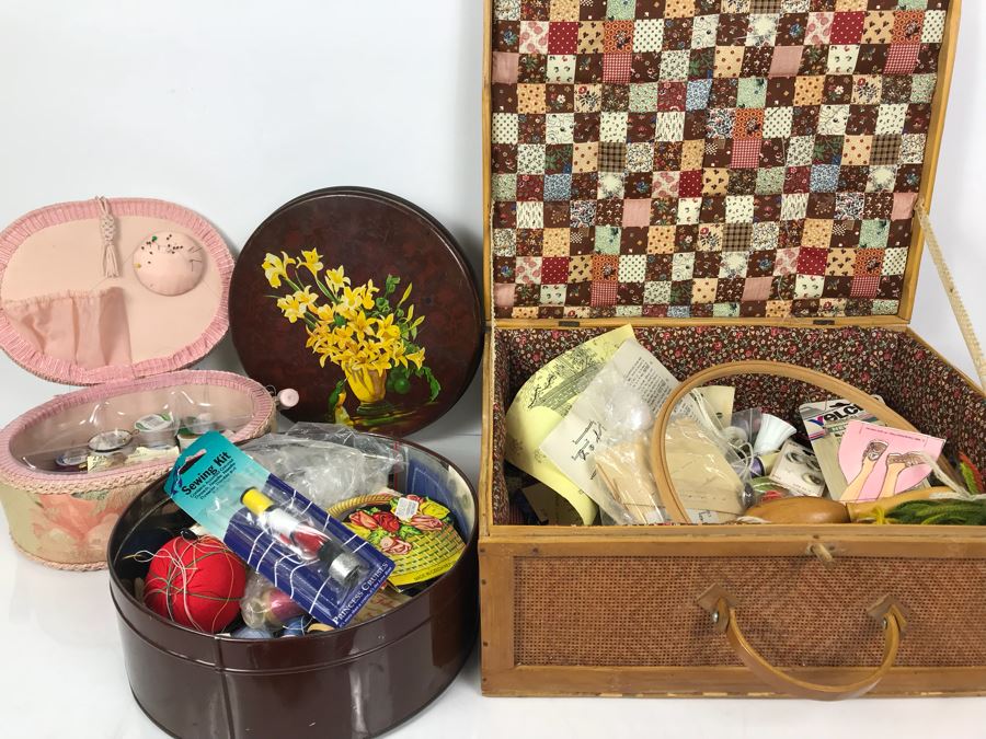 Vintage Sewing Supplies Lot [Photo 1]