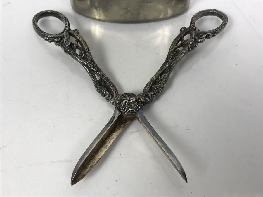 Vintage English Pewter Made In Sheffield England Flask And Vintage English Pewter Made In Sheffield England Flask And