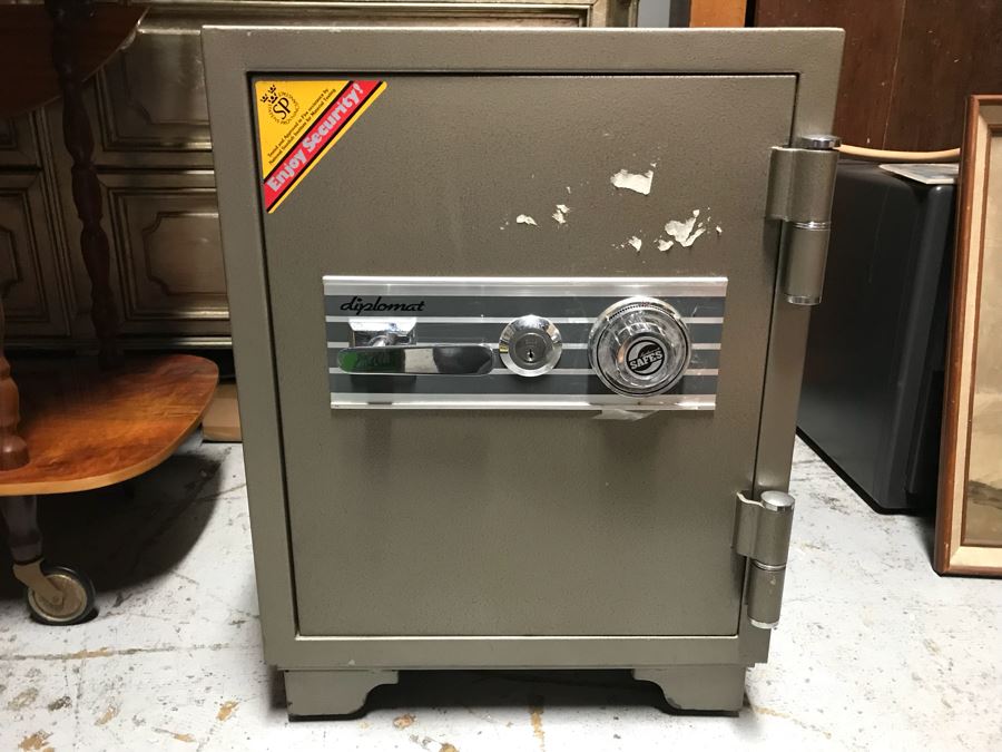 Diplomat Safes Safe - Unopened Unknown Contents Inside (Probably Paperwork) - DO NOT Have Safe Combination Or Key - Great Side Table