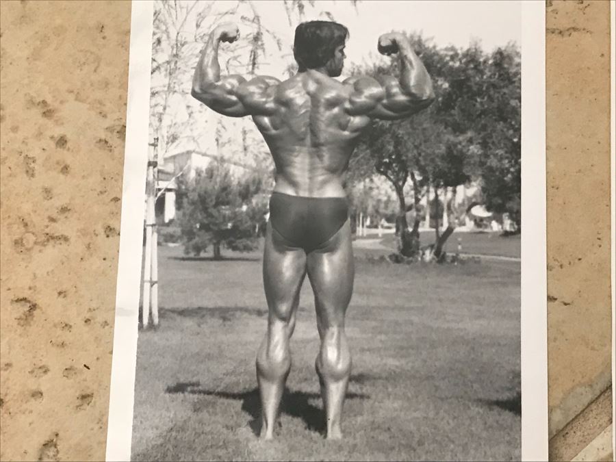 Collection Of (4) Vintage B&W And Color Photographs Of An Early Arnold Schwarzenegger By Photographer Dr. Michael Walczak [Photo 12]