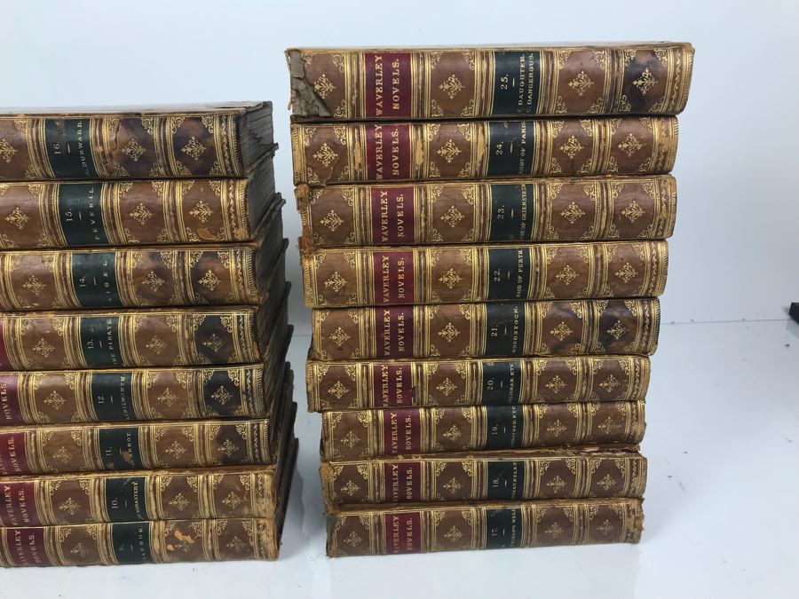 Collection Of (25) Antique Leatherbound Books 'Waverley Novels' [Photo 5]