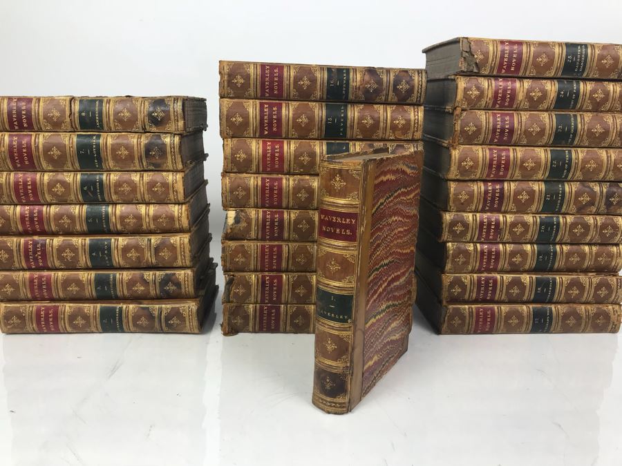 Collection Of (25) Antique Leatherbound Books 'Waverley Novels' [Photo 10]