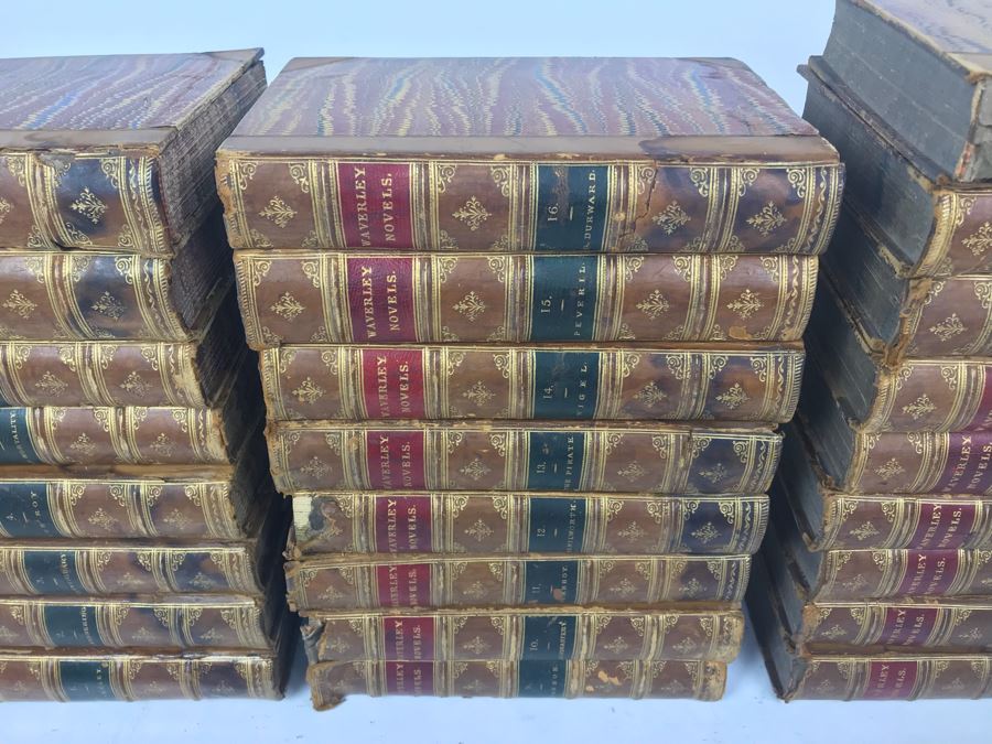 Collection Of (25) Antique Leatherbound Books 'Waverley Novels' [Photo 9]