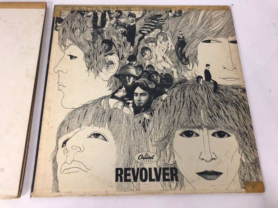 JUST ADDED - (2) Beatles Vinyl Records: The White Album (0731305) And Revolver [Photo 4]