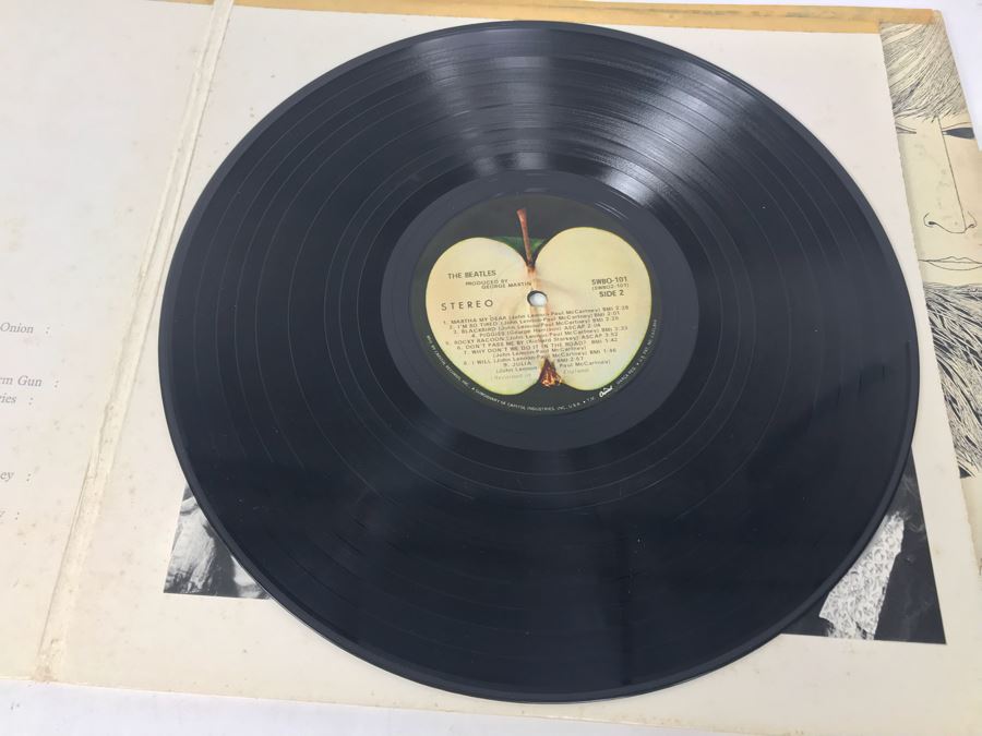 JUST ADDED - (2) Beatles Vinyl Records: The White Album (0731305) And Revolver [Photo 13]