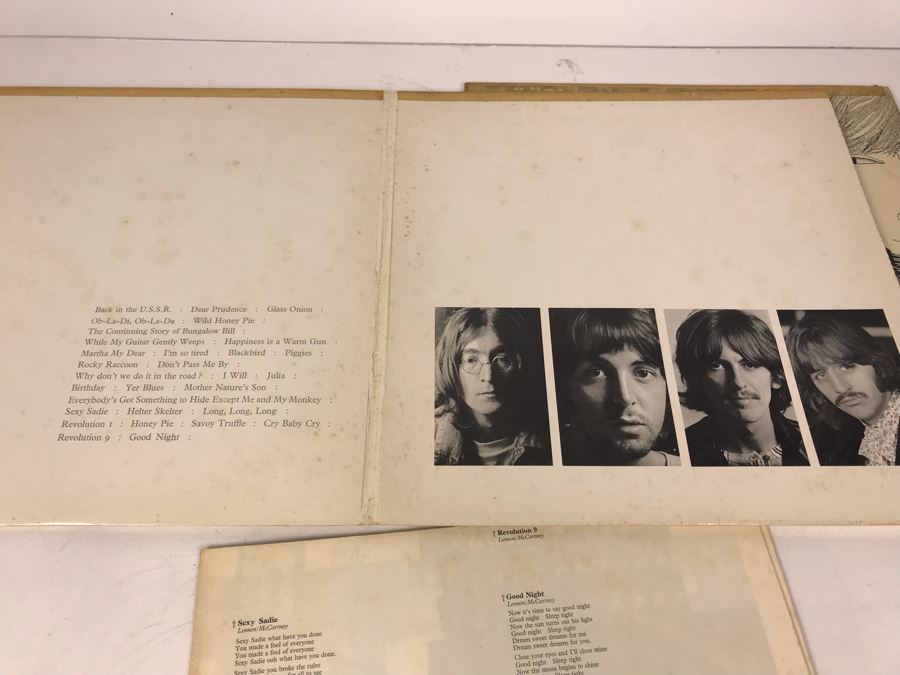 JUST ADDED - (2) Beatles Vinyl Records: The White Album (0731305) And Revolver [Photo 6]