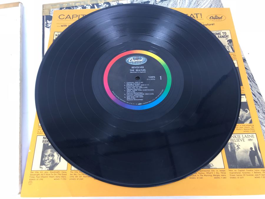 JUST ADDED - (2) Beatles Vinyl Records: The White Album (0731305) And Revolver [Photo 19]