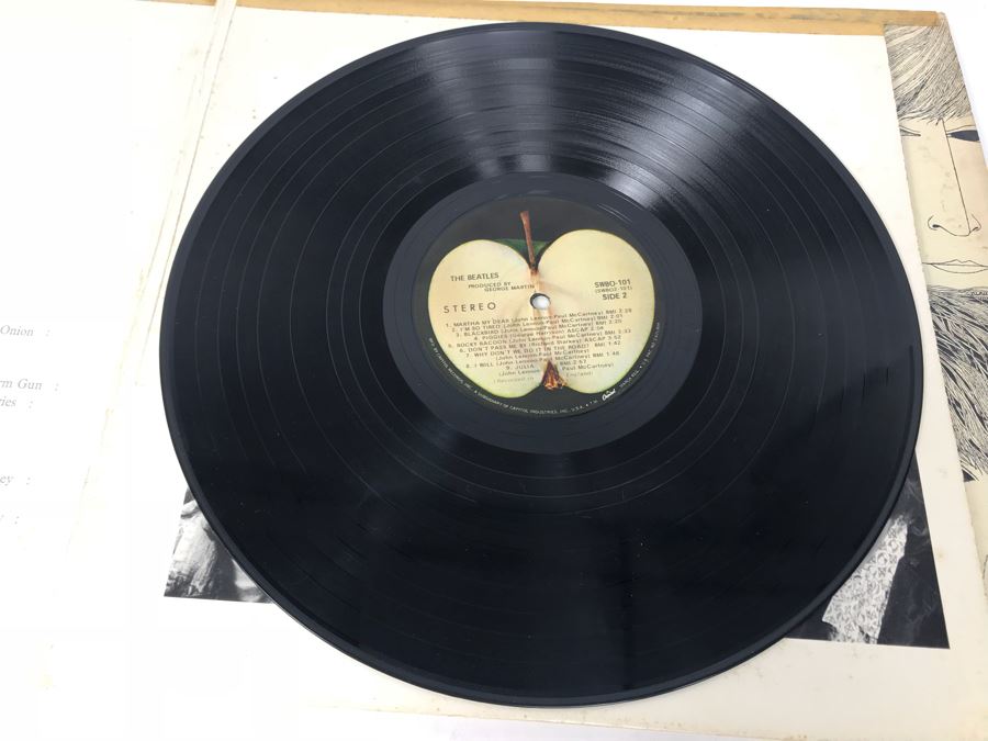 JUST ADDED - (2) Beatles Vinyl Records: The White Album (0731305) And Revolver [Photo 12]