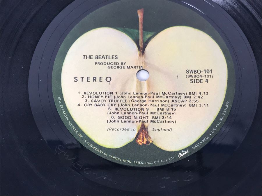 JUST ADDED - (2) Beatles Vinyl Records: The White Album (0731305) And Revolver [Photo 11]