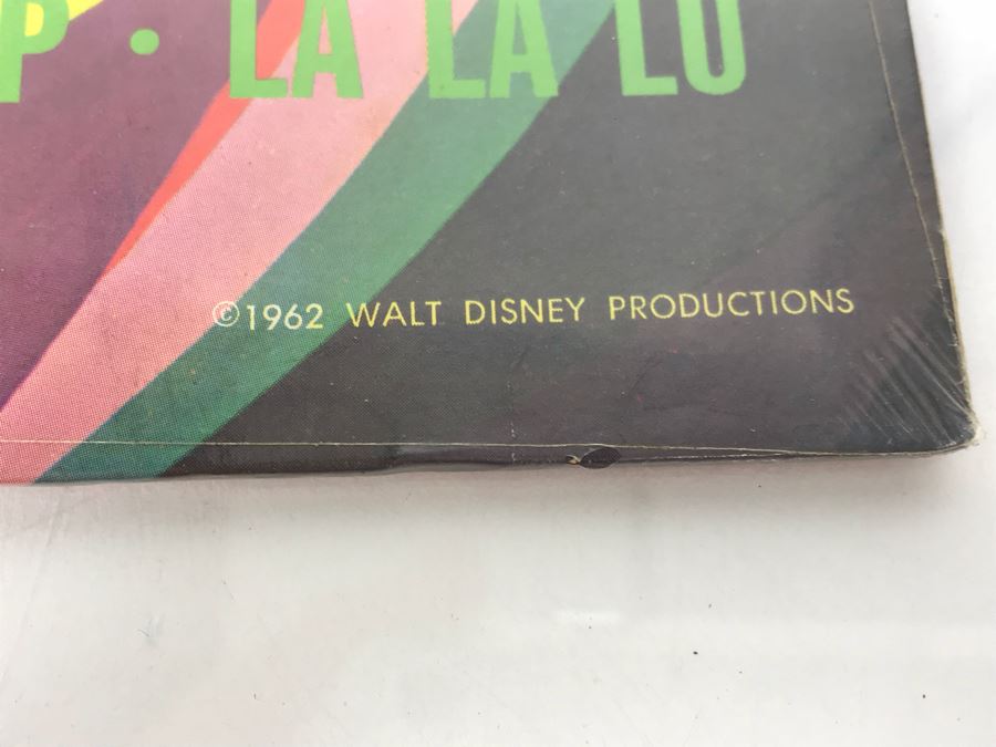 JUST ADDED - Sealed Vinyl Record Walt Disney's Lady And The Tramp (Note That Wrapper Is Open Slightly As Shown) [Photo 2]
