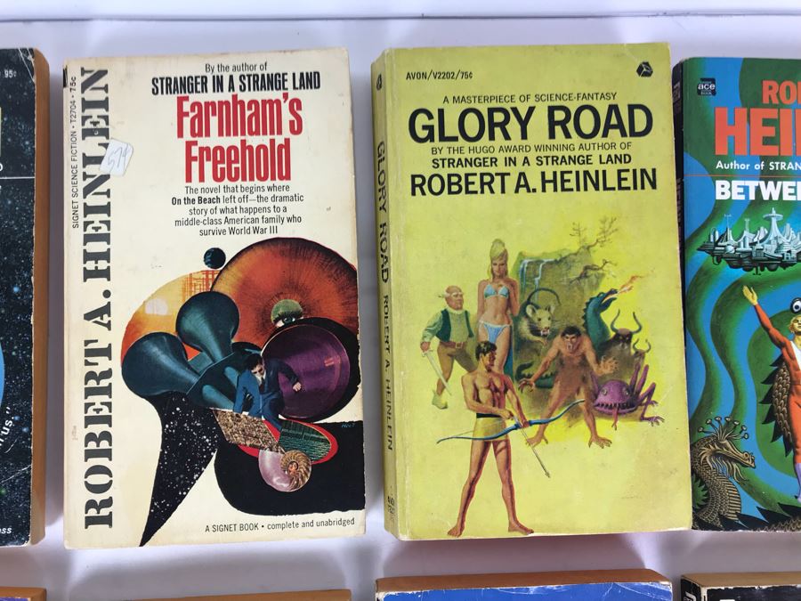 (12) Vintage Paperback Books By Robert A. Heinlein [Photo 3]