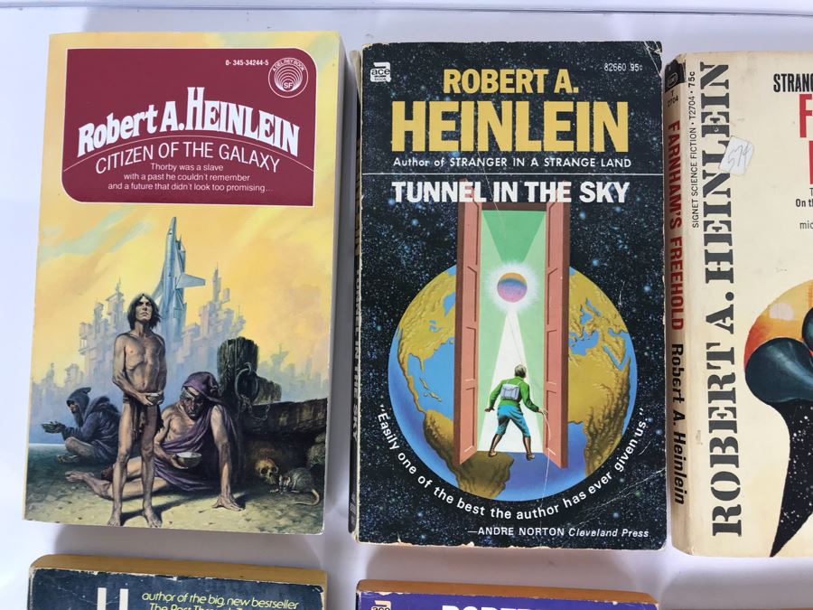 (12) Vintage Paperback Books By Robert A. Heinlein [Photo 2]