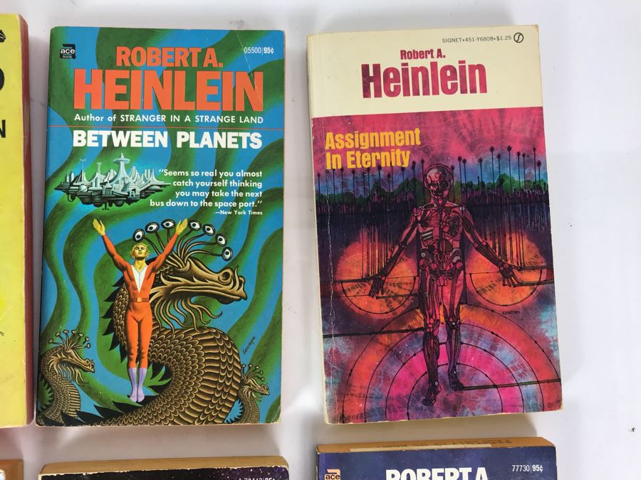 (12) Vintage Paperback Books By Robert A. Heinlein [Photo 4]