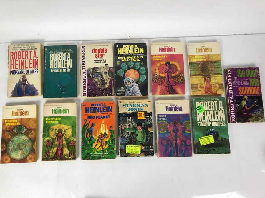 (13) Vintage Paperback Books By Robert A. Heinlein [Photo 1]