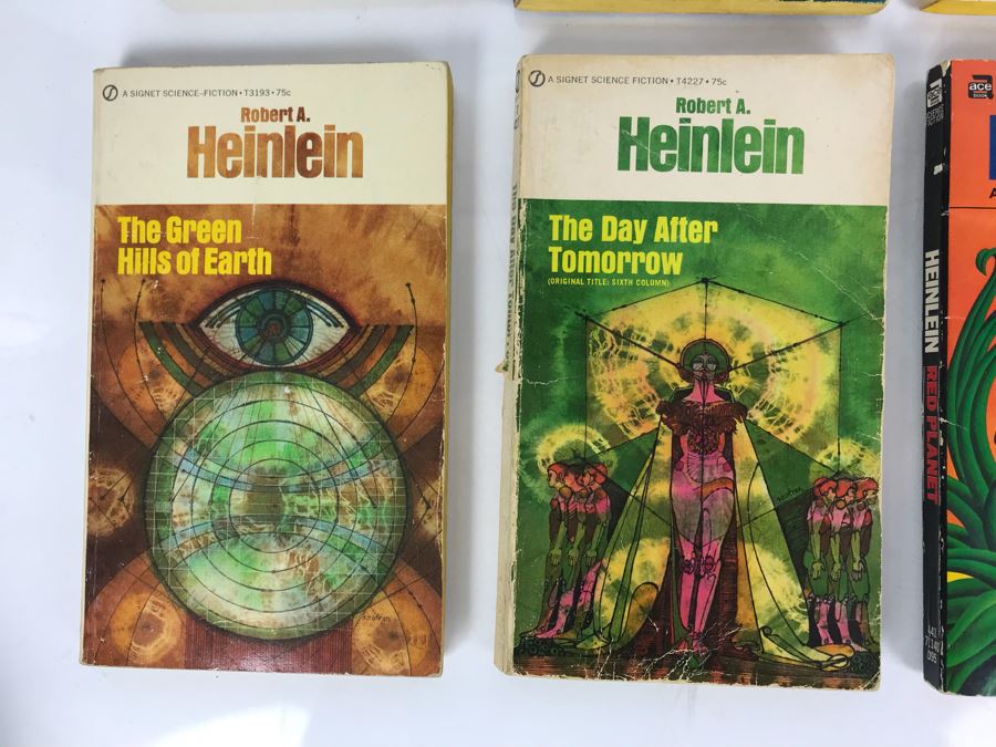 (13) Vintage Paperback Books By Robert A. Heinlein [Photo 8]