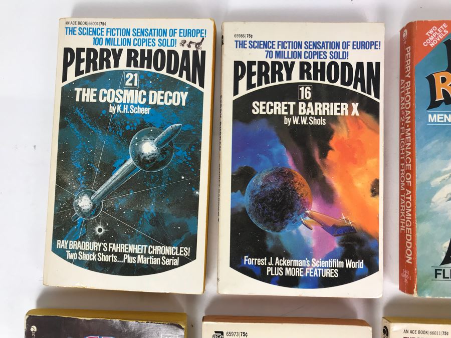 (12) Paperback Books By Perry Rhodan [Photo 2]
